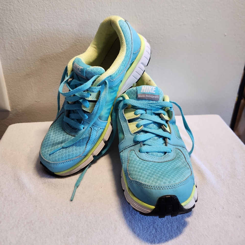 Nike Fusion ST2 Women's Running Shoes - Size 9.5